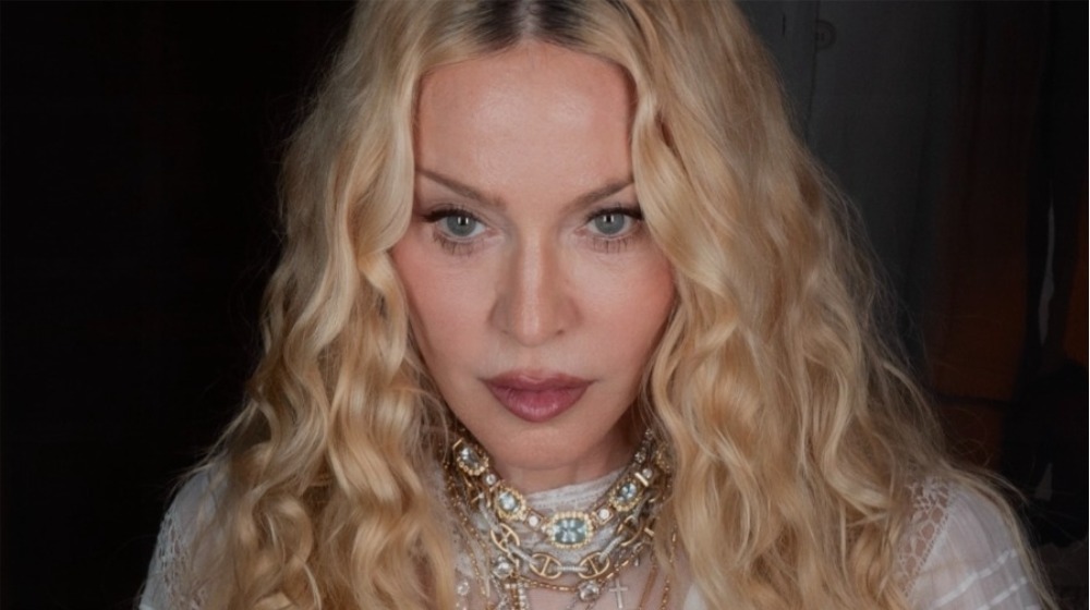 Madonna: Έφτασε στην Πάτμο με ελικόπτερο - Η δήλωση που έκανε [εικόνες & βίντεο]